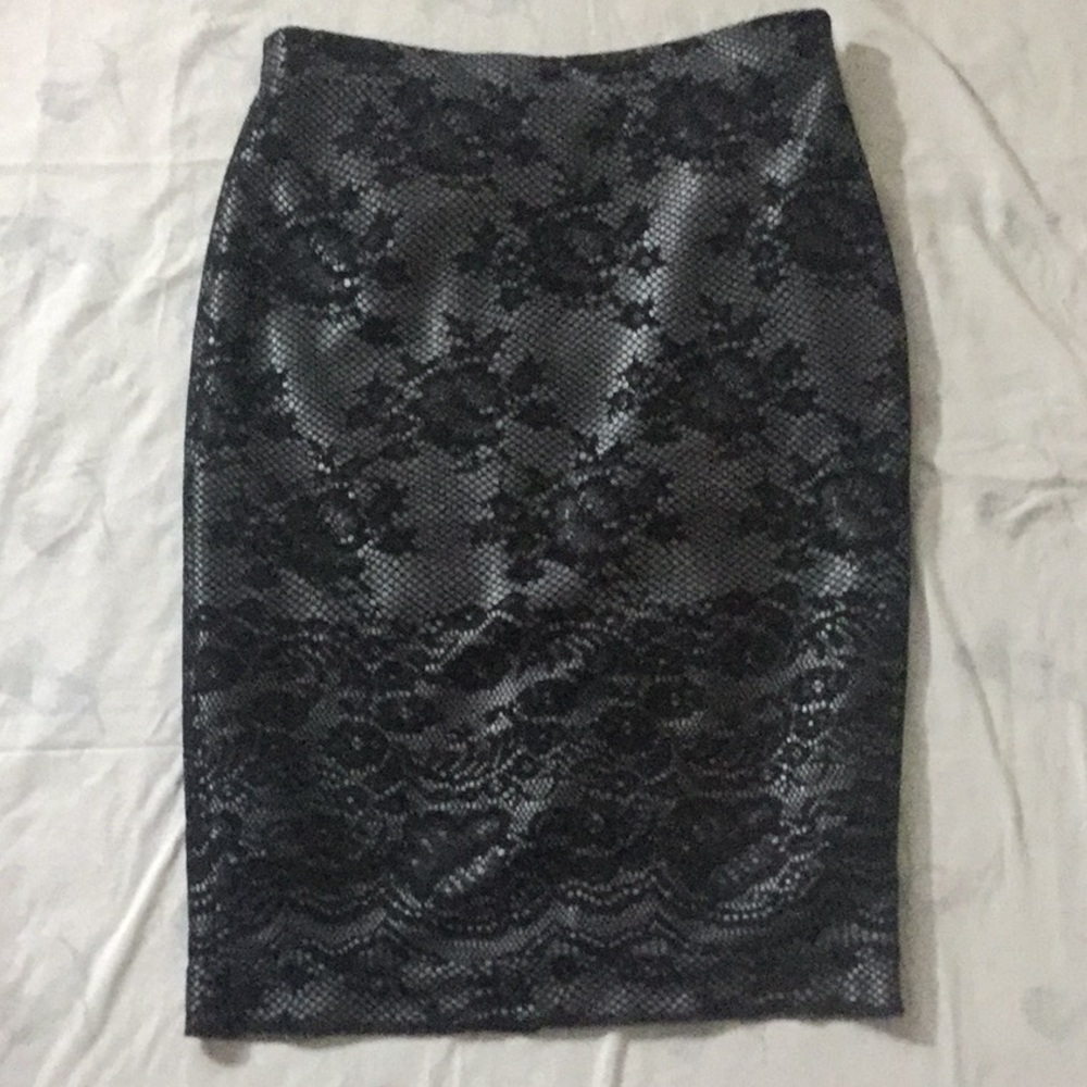 Lace skirt